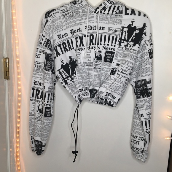 Forever 21 Newsprint Draw String Cropped Hoodie S - Picture 2 of 3